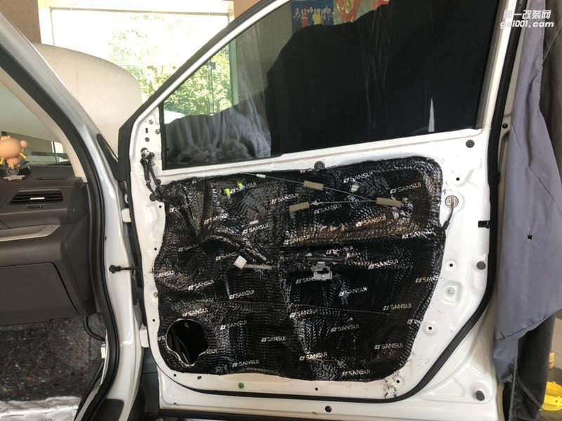 汕頭本田CRV全車隔音降噪跟噪音說拜拜當(dāng)CRV遇上星悅音響套餐而是新的體驗汕頭市星悅汽車音響改裝