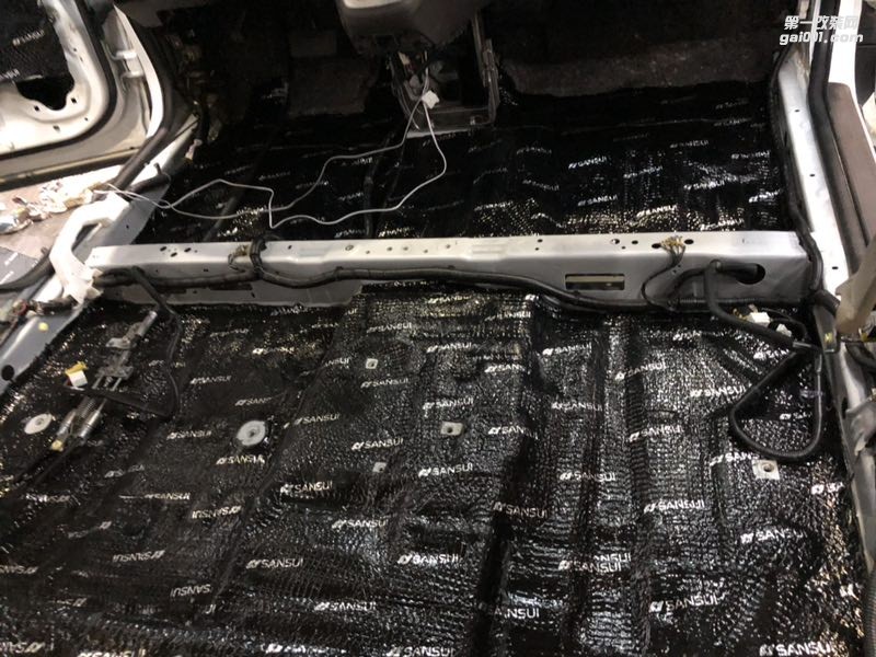 汕頭本田CRV全車隔音降噪跟噪音說拜拜當(dāng)CRV遇上星悅音響套餐而是新的體驗汕頭市星悅汽車音響改裝