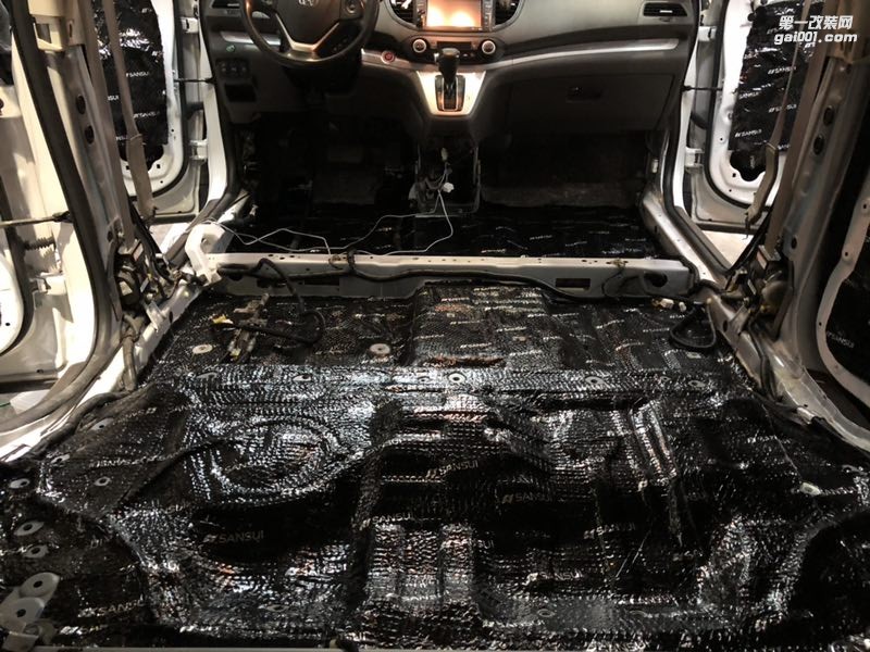 汕頭本田CRV全車隔音降噪跟噪音說拜拜當(dāng)CRV遇上星悅音響套餐而是新的體驗汕頭市星悅汽車音響改裝