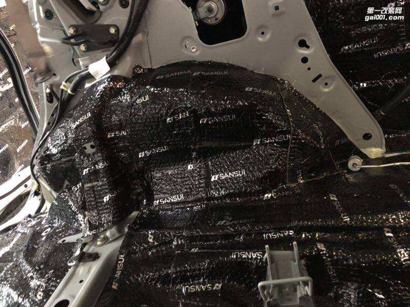 汕頭本田CRV全車隔音降噪跟噪音說拜拜當(dāng)CRV遇上星悅音響套餐而是新的體驗汕頭市星悅汽車音響改裝