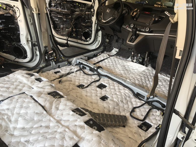 汕頭本田CRV全車隔音降噪跟噪音說拜拜當(dāng)CRV遇上星悅音響套餐而是新的體驗汕頭市星悅汽車音響改裝