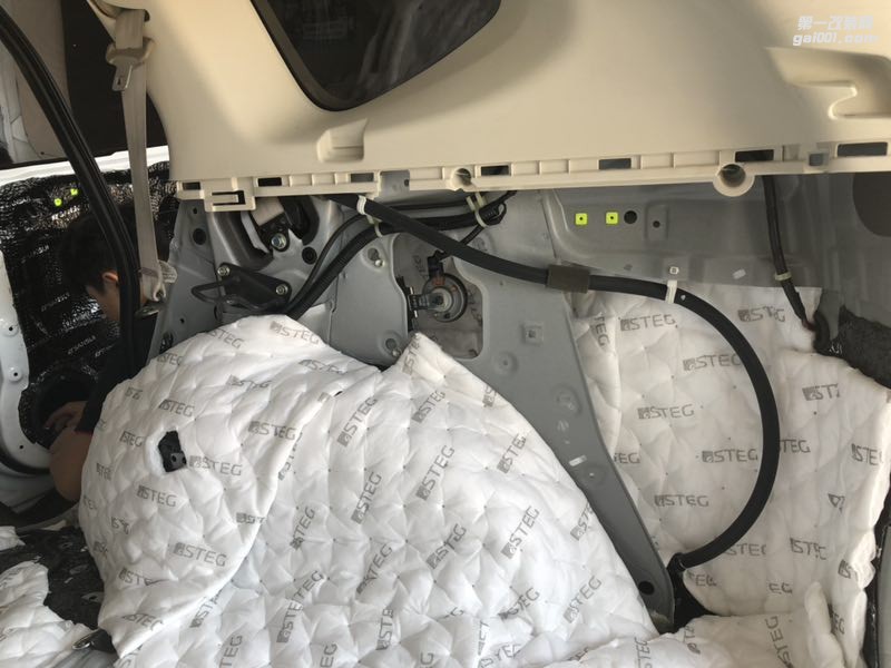 汕頭本田CRV全車隔音降噪跟噪音說拜拜當(dāng)CRV遇上星悅音響套餐而是新的體驗汕頭市星悅汽車音響改裝