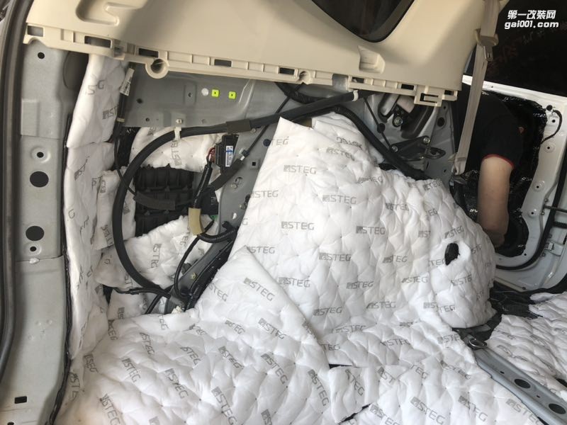 汕頭本田CRV全車隔音降噪跟噪音說拜拜當(dāng)CRV遇上星悅音響套餐而是新的體驗汕頭市星悅汽車音響改裝