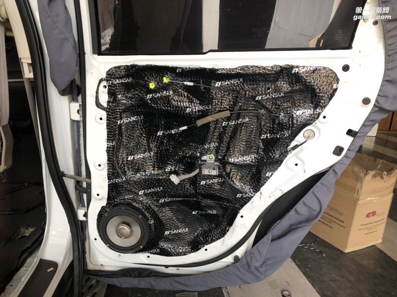 汕頭本田CRV全車隔音降噪跟噪音說拜拜當(dāng)CRV遇上星悅音響套餐而是新的體驗汕頭市星悅汽車音響改裝