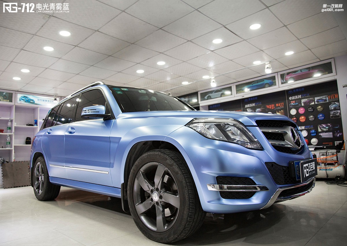 奔馳GLK300 RG改色電光青霧藍(lán)車身貼膜效果圖