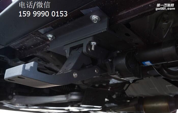英菲尼迪QX60加装电动踏板，用这脚踏板上下车就是方便！