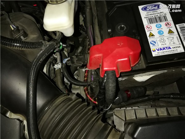 彩虹之聲伴隨圣駕 福特金牛座音響改裝升級 泉州山水汽車音響改裝