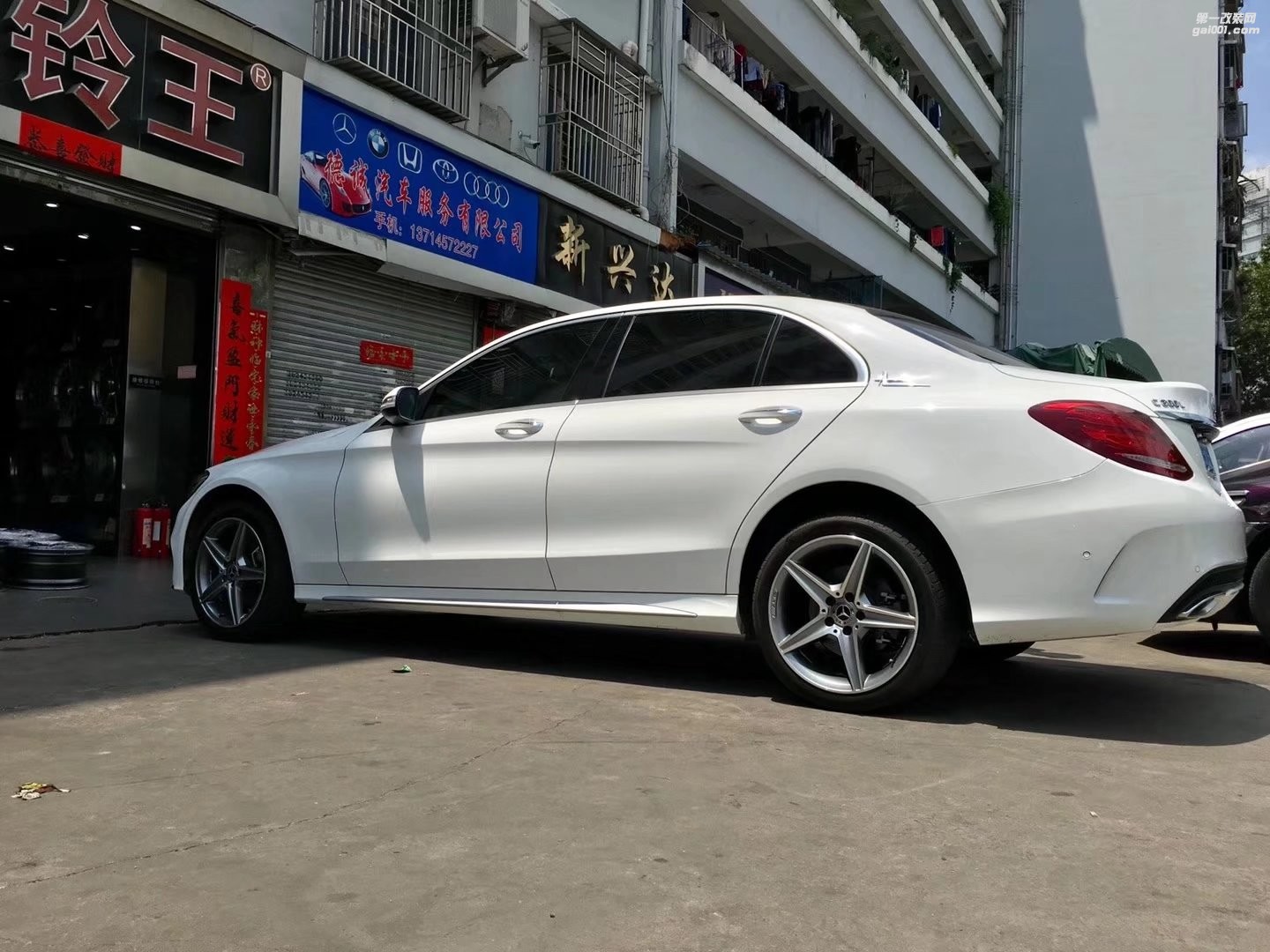 奔馳，換 原裝 AMG 18寸，完工！