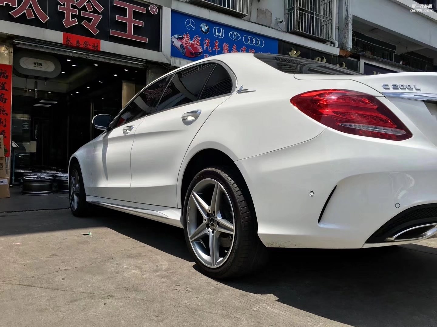 奔馳，換 原裝 AMG 18寸，完工！