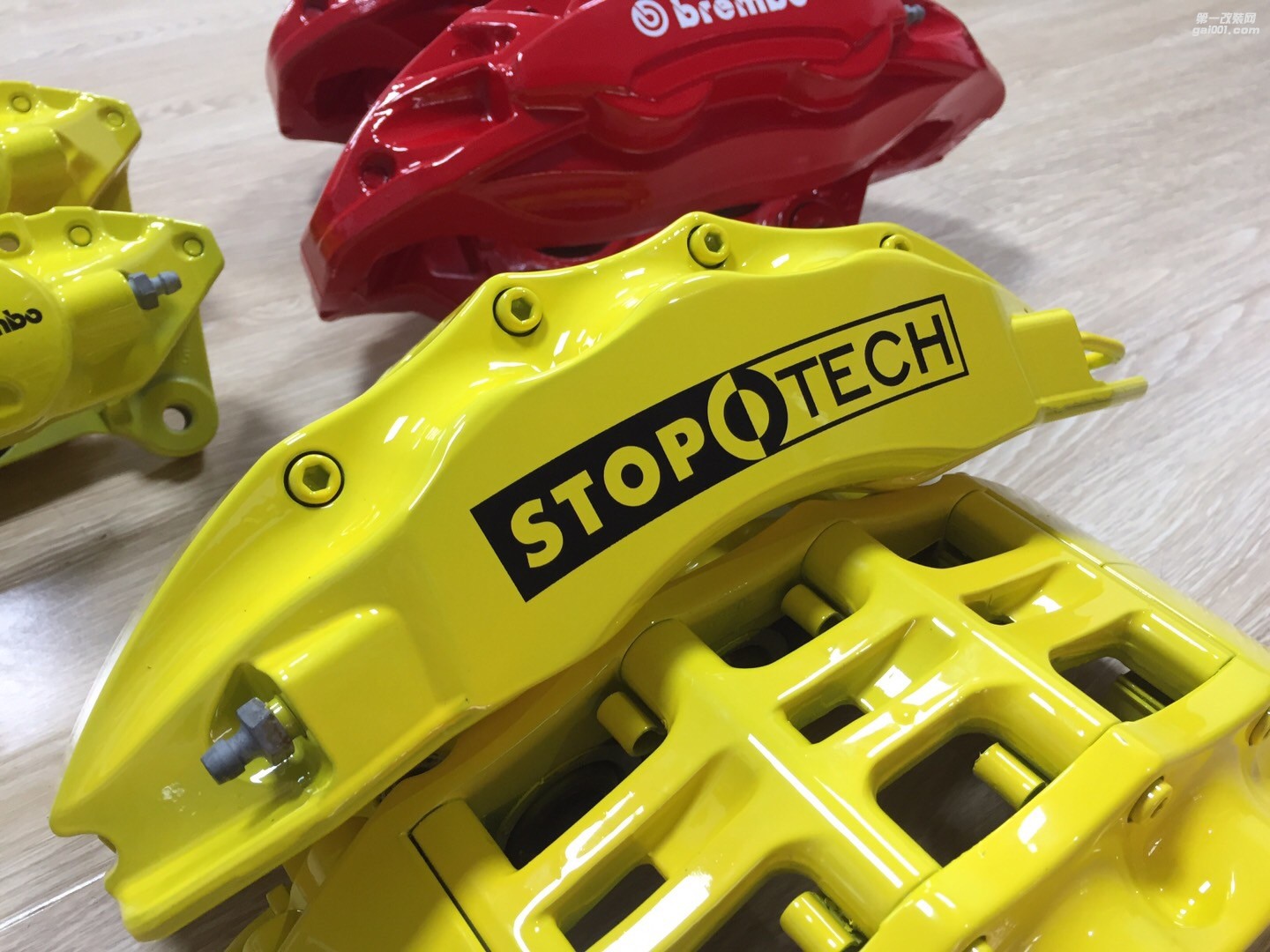 stopotech 卡鉗改色作業(yè) 原廠高溫漆 logo非貼紙