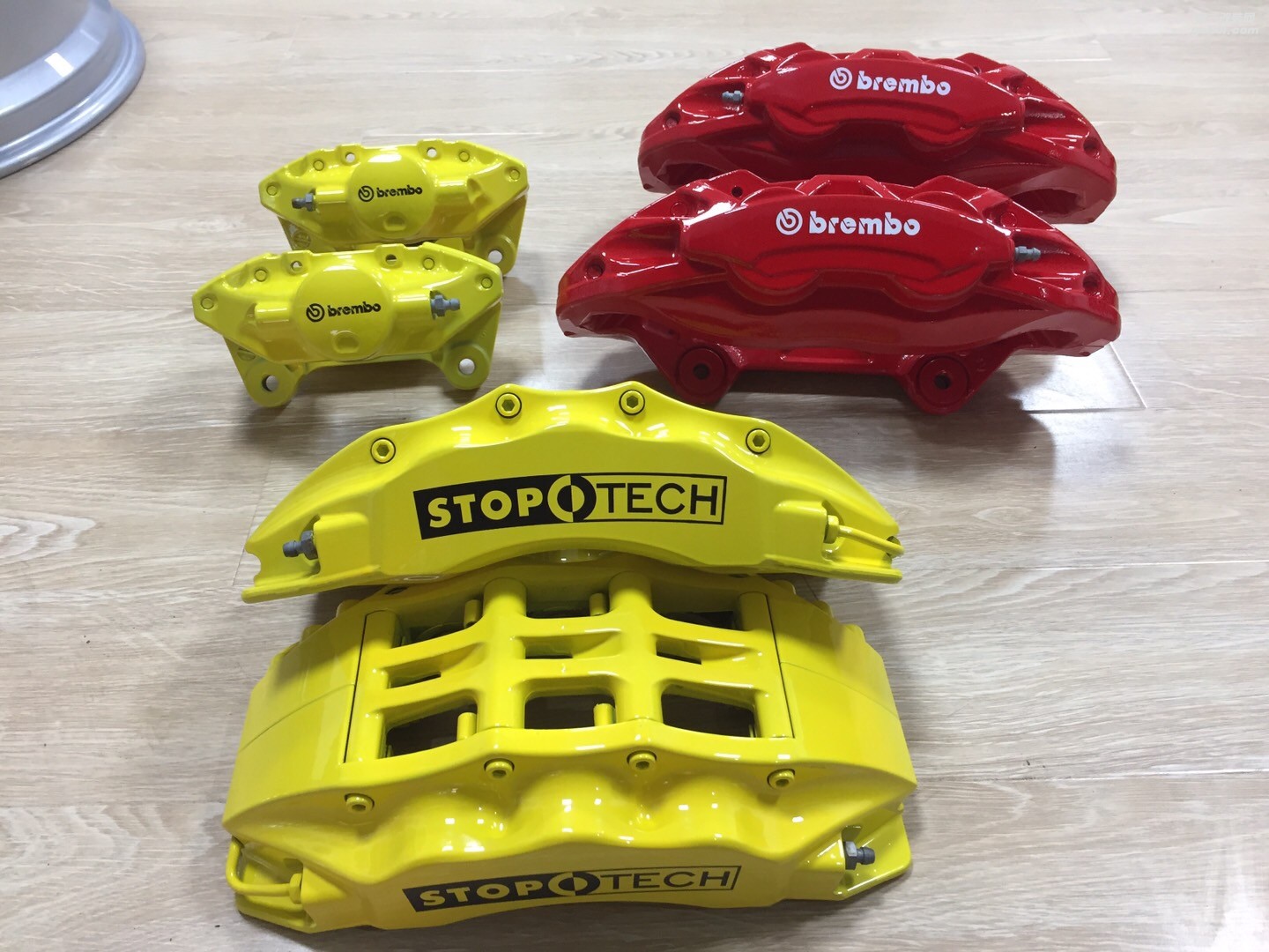 stopotech 卡鉗改色作業(yè) 原廠高溫漆 logo非貼紙