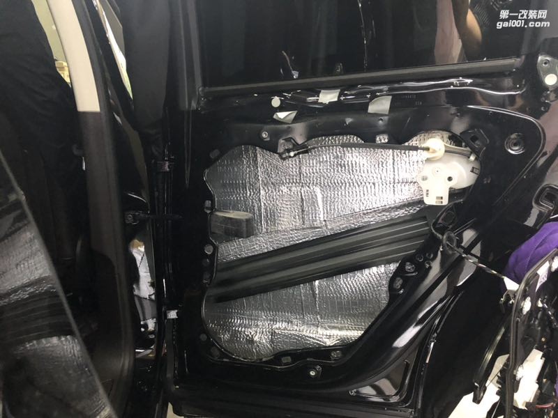 汕頭市汽車音響改裝大眾途銳升級隔音降噪工程車載音響改裝意大利赫茲十五周年品牌汕頭市星悅汽車音響改裝