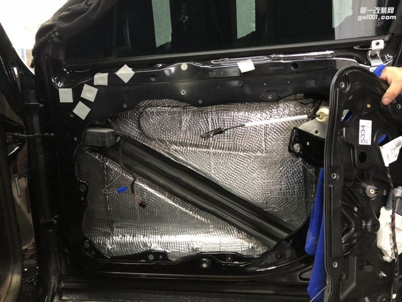 汕頭市汽車音響改裝大眾途銳升級隔音降噪工程車載音響改裝意大利赫茲十五周年品牌汕頭市星悅汽車音響改裝