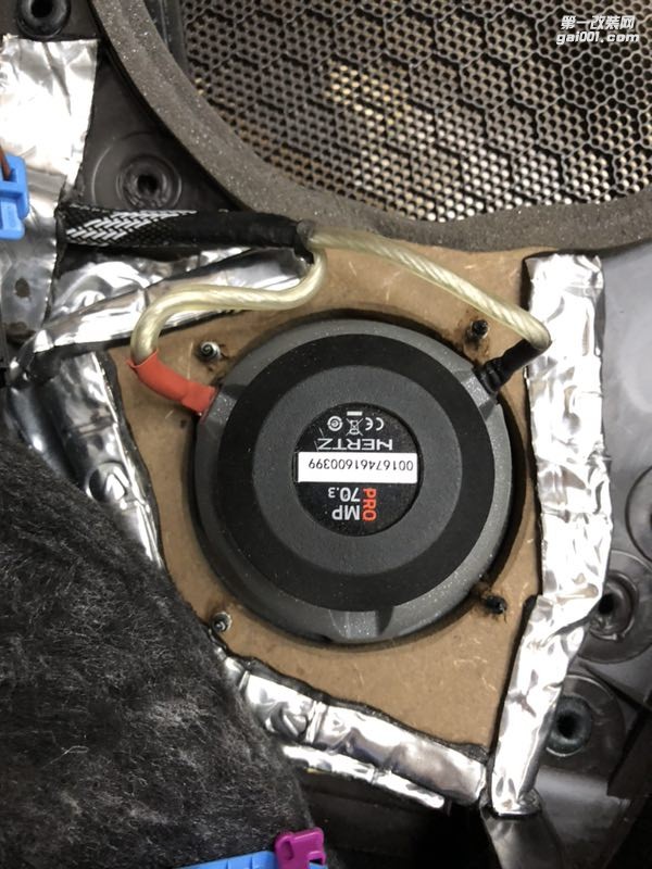 汕頭市汽車音響改裝大眾途銳升級隔音降噪工程車載音響改裝意大利赫茲十五周年品牌汕頭市星悅汽車音響改裝