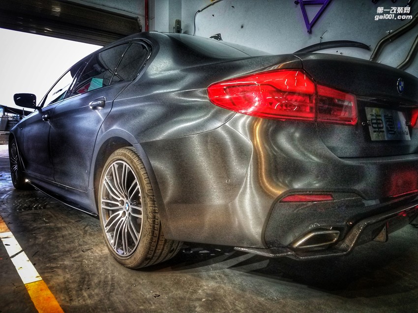 BMW 5系升級(jí)黑武士