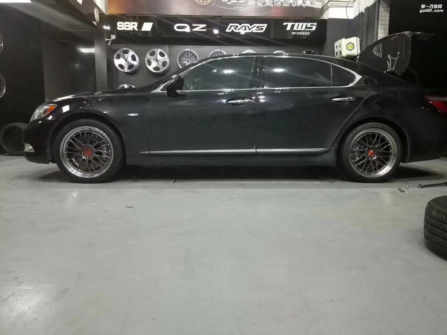 雷克薩斯，換 BBS LM  20寸 完 工！