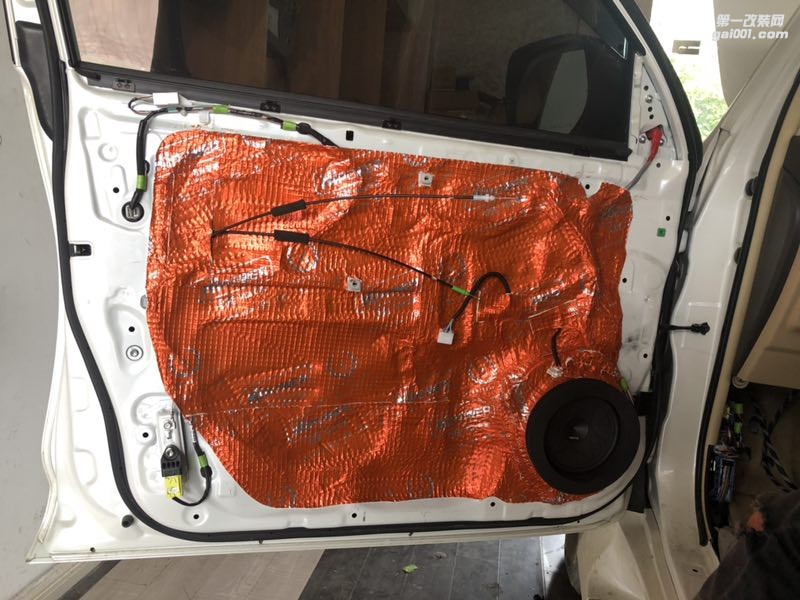 汕頭市汽車音響改裝豐田普拉多霸道升級四門勁能隔音改裝意大利赫茲三分頻非一般的樂享汕頭市星悅汽車音響