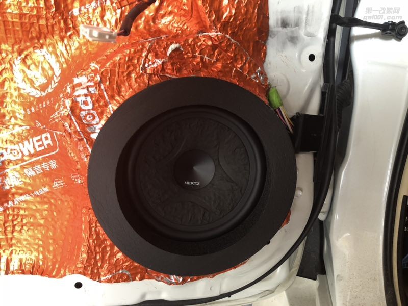 汕頭市汽車音響改裝豐田普拉多霸道升級四門勁能隔音改裝意大利赫茲三分頻非一般的樂享汕頭市星悅汽車音響