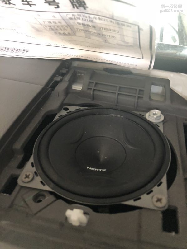 汕頭市汽車音響改裝豐田普拉多霸道升級四門勁能隔音改裝意大利赫茲三分頻非一般的樂享汕頭市星悅汽車音響