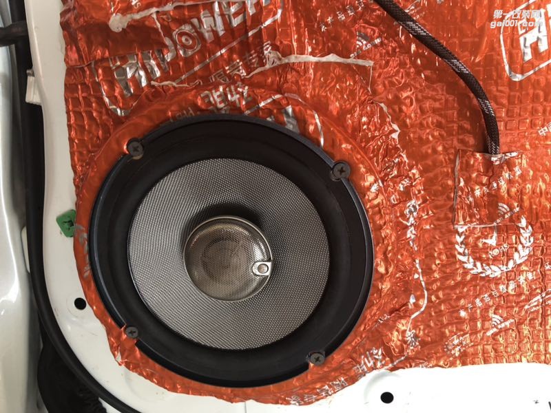 汕頭市汽車音響改裝豐田普拉多霸道升級四門勁能隔音改裝意大利赫茲三分頻非一般的樂享汕頭市星悅汽車音響