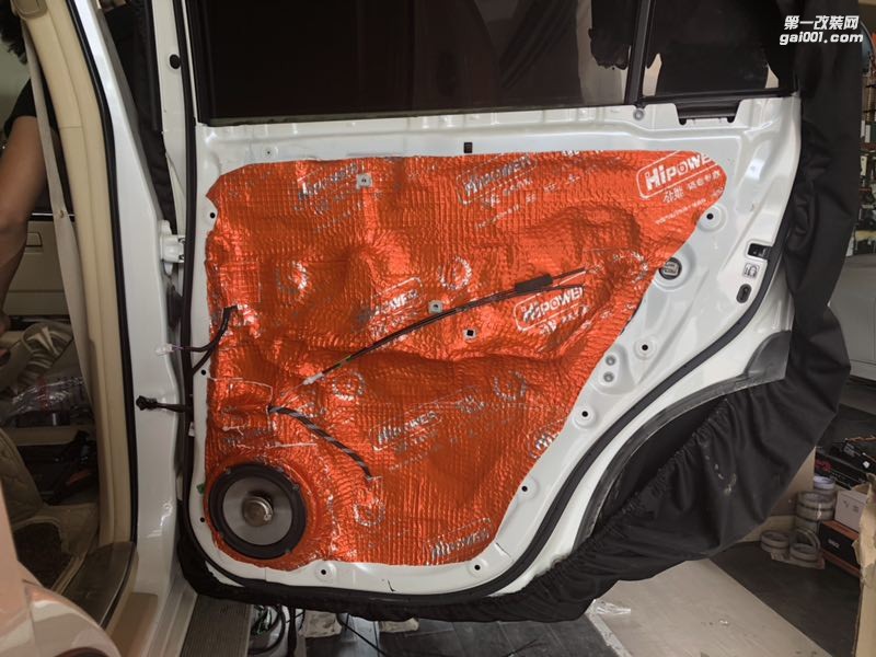 汕頭市汽車音響改裝豐田普拉多霸道升級四門勁能隔音改裝意大利赫茲三分頻非一般的樂享汕頭市星悅汽車音響