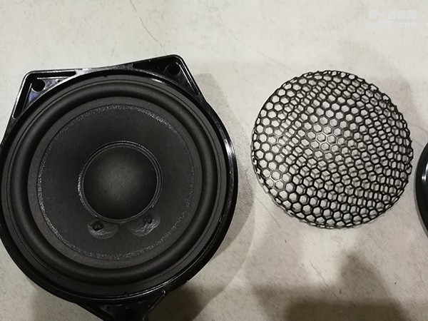 奔馳C200升級原廠柏林之聲音響