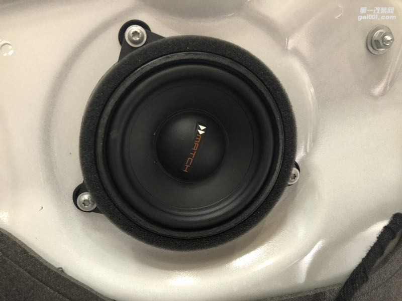 汕頭市星悅汽車(chē)音響改裝“真的很MATCH”寶馬3系改裝德國(guó)麥?zhǔn)藷o(wú)損升級(jí)寶馬專車(chē)專用喇叭溫暖音色