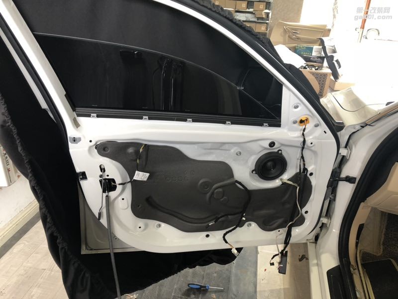 汕頭市星悅汽車(chē)音響改裝“真的很MATCH”寶馬3系改裝德國(guó)麥?zhǔn)藷o(wú)損升級(jí)寶馬專車(chē)專用喇叭溫暖音色