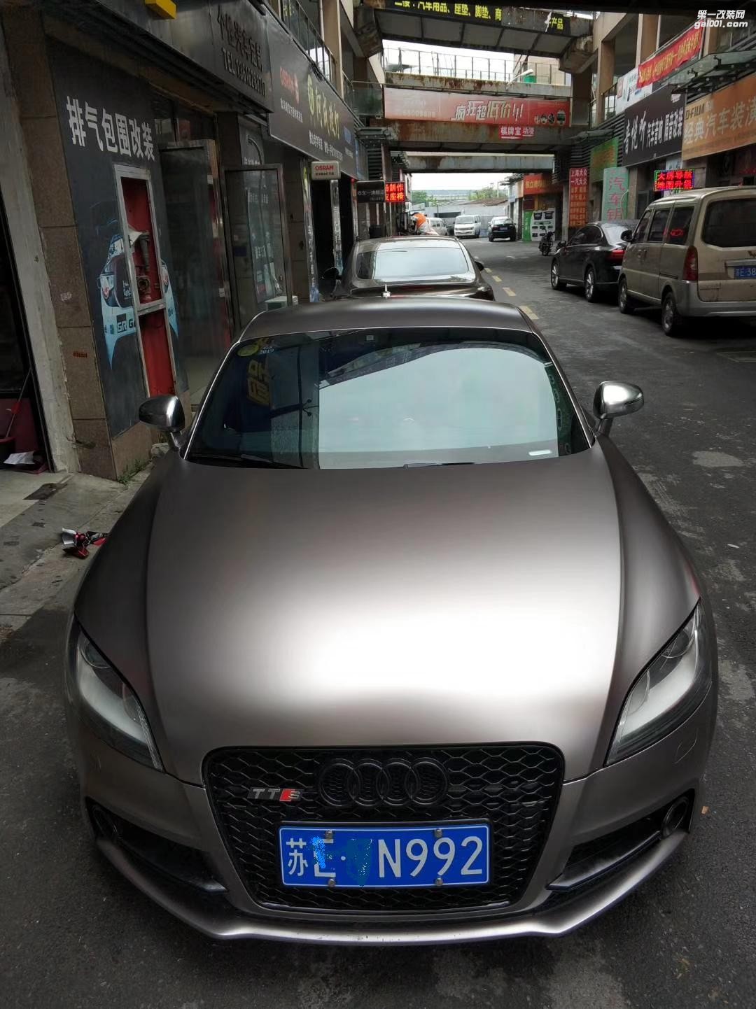 昆山奧迪tt全車電光灰
