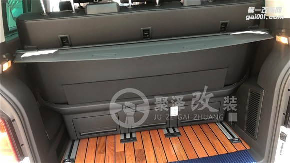 大眾T5商務(wù)車柚木地板改裝