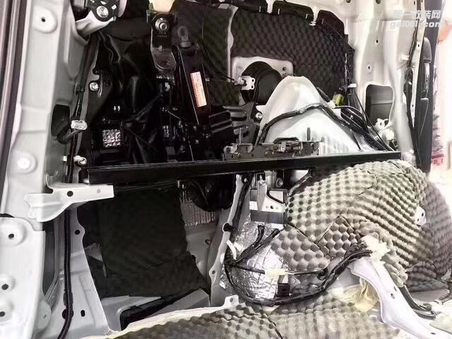 南寧隔音改裝豐田阿爾法隔音改裝+歐洲賽倫科特隔音改裝