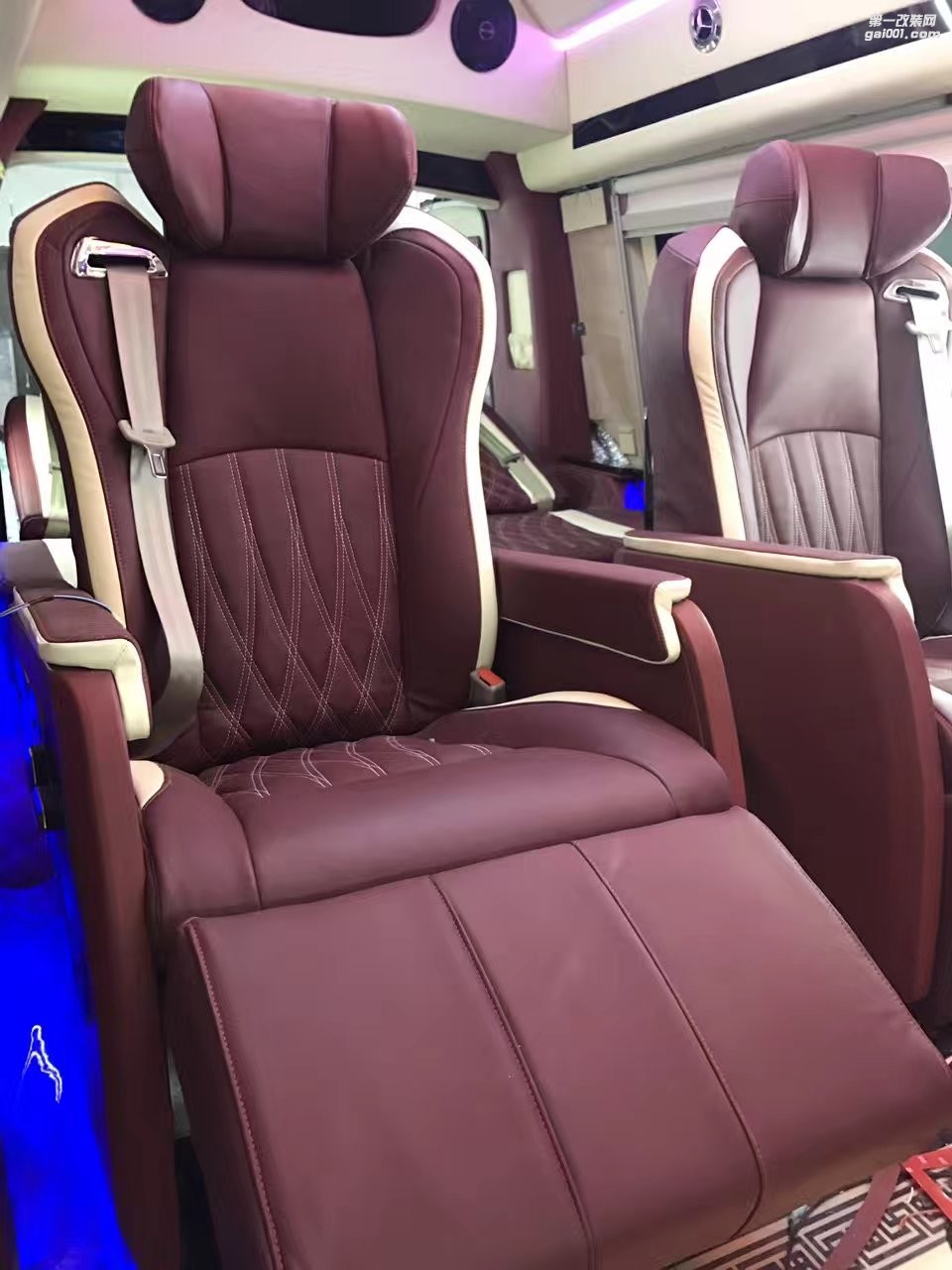 大通g10v80電動(dòng)門航空按摩座椅改裝