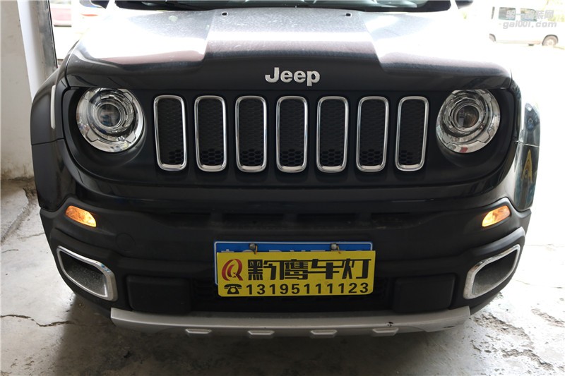 【JEEP】自由俠大燈改LED雙光透鏡 貴陽(yáng)自由俠燈光改裝米石全LED智能雙光透鏡