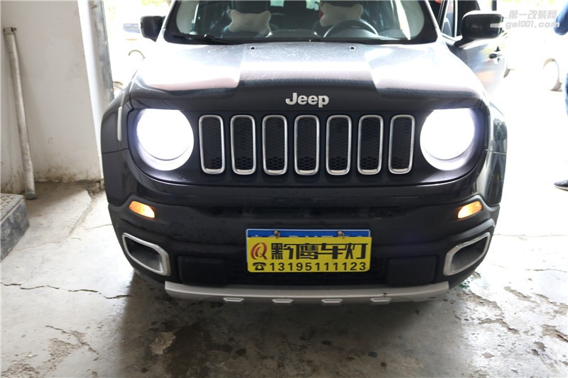 【JEEP】自由俠大燈改LED雙光透鏡 貴陽(yáng)自由俠燈光改裝米石全LED智能雙光透鏡