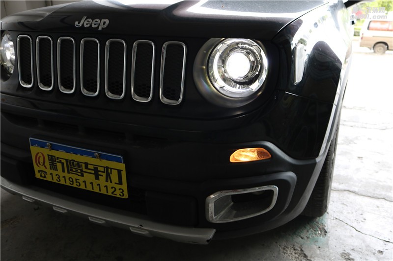 【JEEP】自由俠大燈改LED雙光透鏡 貴陽(yáng)自由俠燈光改裝米石全LED智能雙光透鏡