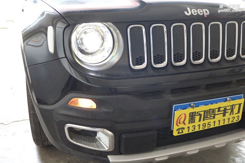 【JEEP】自由俠大燈改LED雙光透鏡 貴陽(yáng)自由俠燈光改裝米石全LED智能雙光透鏡