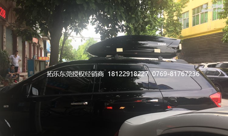 2015款道奇酷威拓樂運動200黑色行李箱裝車實拍圖（原車橫桿）