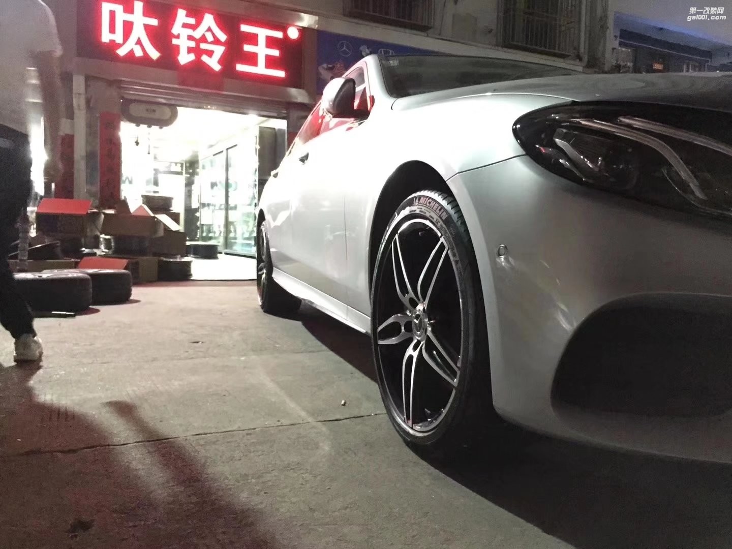 奔馳E300L，裝19寸 AMG 原裝完工！ ????