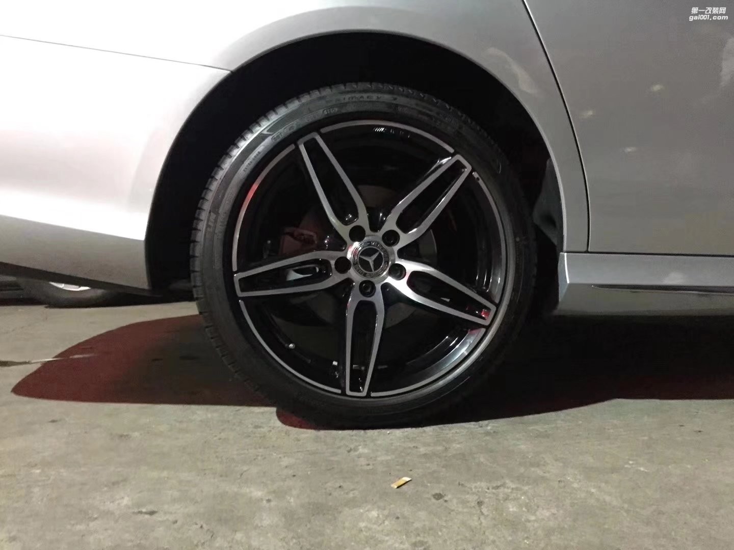 奔馳E300L，裝19寸 AMG 原裝完工！ ????