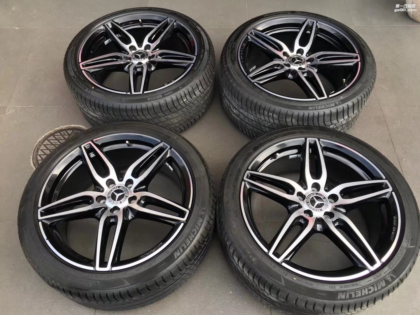 奔馳E300L，裝19寸 AMG 原裝完工！ ????
