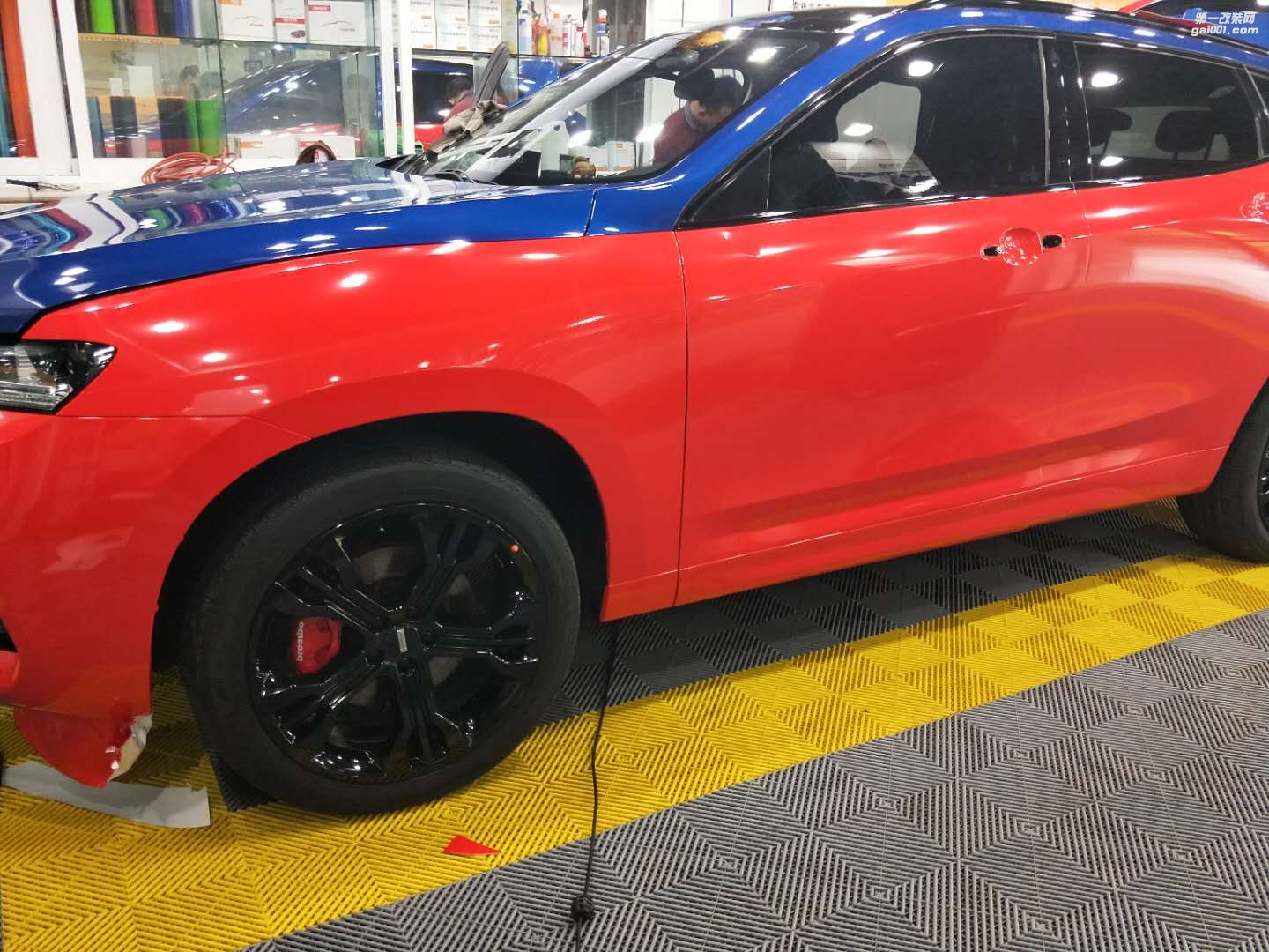 靚車會(huì)青羊店VV7亮紅汽車改色貼膜