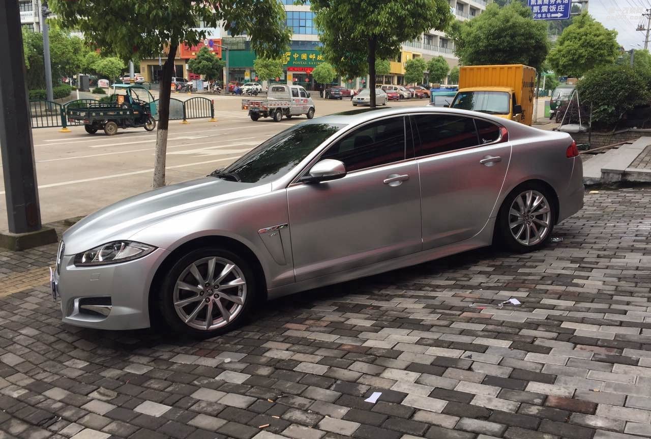 成都靚車會青羊店捷豹XF電光金屬鈦銀汽車改色貼膜