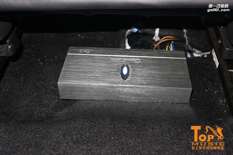 昂克賽拉用1臺(tái)功放+1個(gè)低音輕松超越豪車(chē)音響！【清遠(yuǎn)至上汽車(chē)音響改裝】