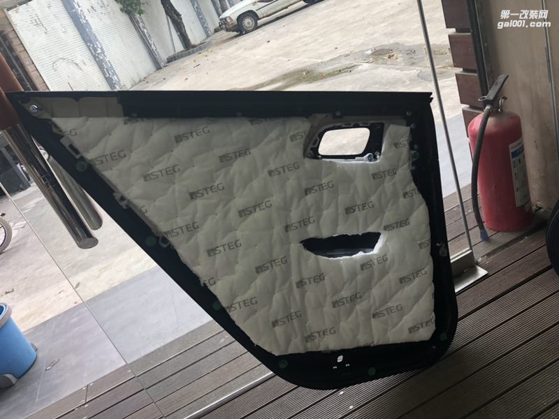 汕頭本田雅閣不堪車內(nèi)噪音升級四門STEG史泰格隔音降噪車內(nèi)音質(zhì)新體驗(yàn)加裝低音炮汕頭市星悅汽車音響改裝
