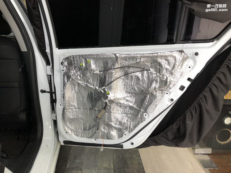 汕頭本田雅閣不堪車內(nèi)噪音升級四門STEG史泰格隔音降噪車內(nèi)音質(zhì)新體驗(yàn)加裝低音炮汕頭市星悅汽車音響改裝