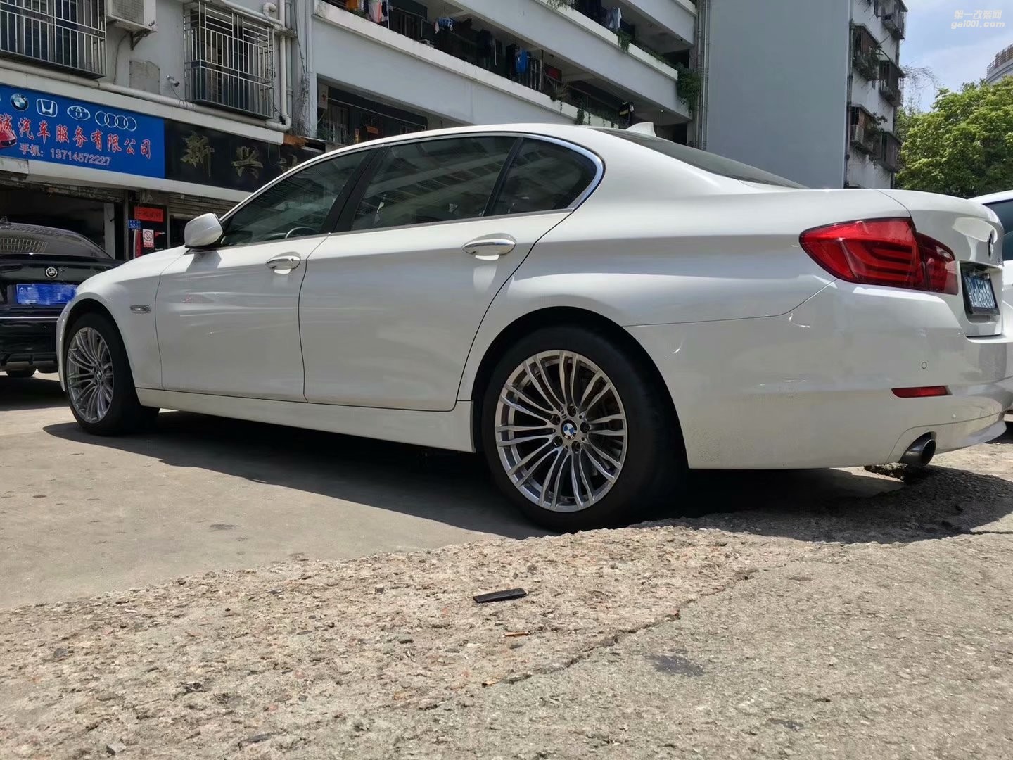 寶馬，換 原裝 19寸 完工！