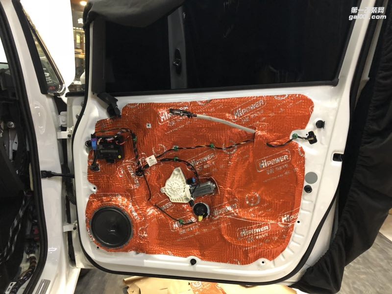 汕頭市哪里有專業(yè)改裝汽車音響和隔音降噪？星悅汽車音響改裝大眾途安L升級(jí)隔音改裝音響打造真實(shí)的聽覺享受