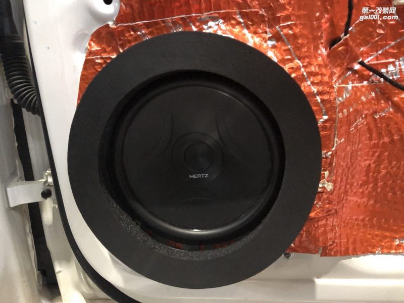 汕頭市哪里有專業(yè)改裝汽車音響和隔音降噪？星悅汽車音響改裝大眾途安L升級(jí)隔音改裝音響打造真實(shí)的聽覺享受