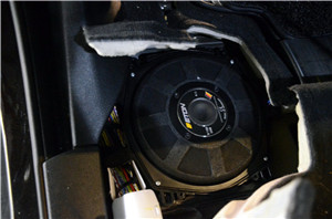 武汉宝马X5汽车音响升级--专车专用才是无损的前提
