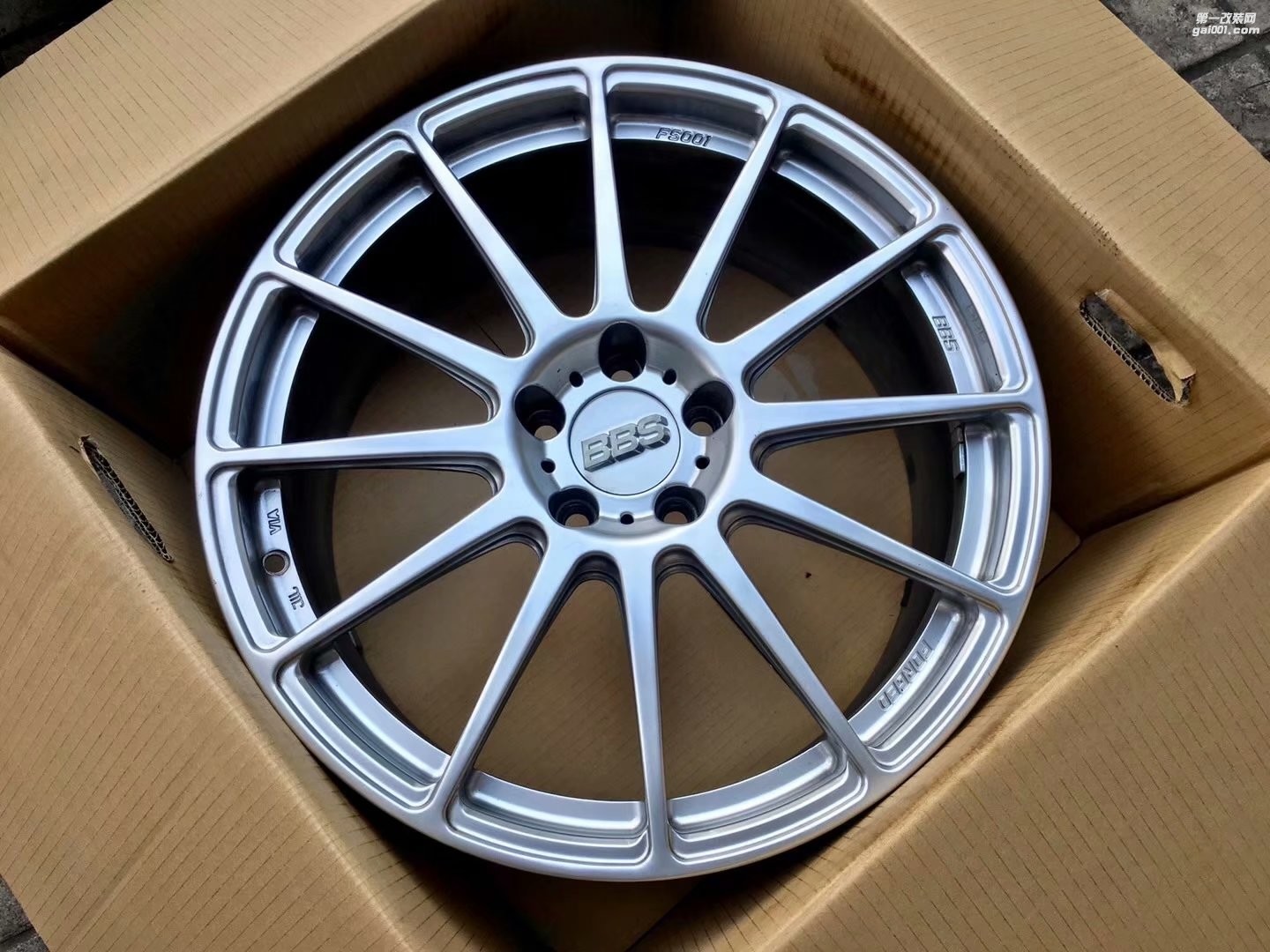 R36，上 BBS FS 19寸 完工！
